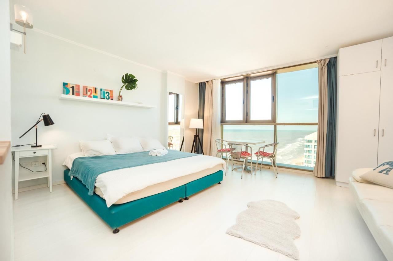 Herzelia Sunny Sea View Studio 아파트 외부 사진
